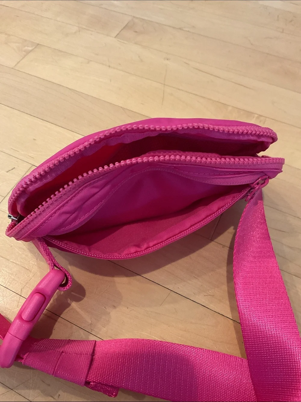 Lululemon Hot Pink Crossbody Everywhere Belt Bag 💓 - Picture 6 of 7